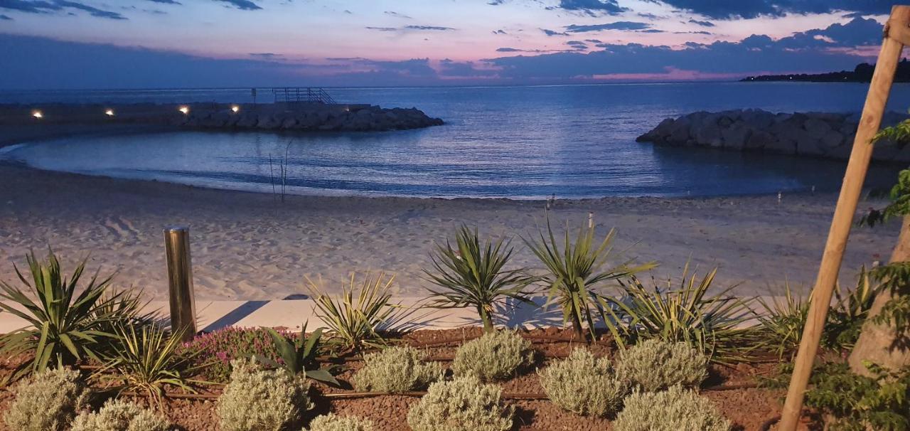 New!!! New Riva Luxury One - With Sunny Terrace & Big Garden Apartment Porec Exterior photo