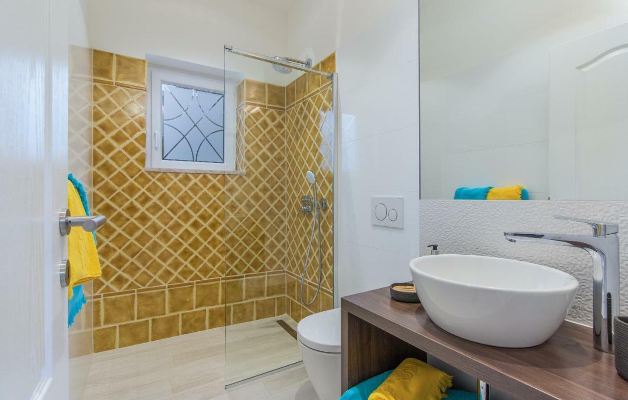 New!!! New Riva Luxury One - With Sunny Terrace & Big Garden Apartment Porec Exterior photo